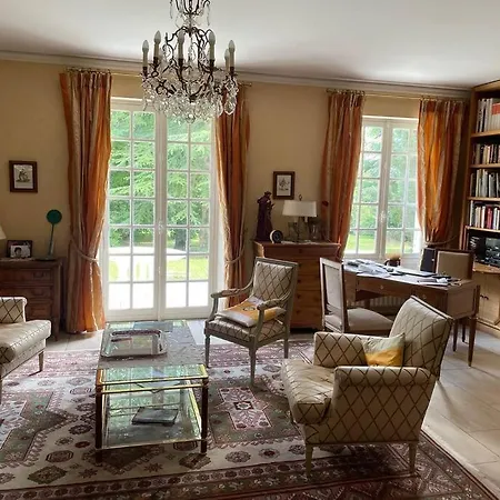 Magnificent House At The Doorstep Of Paris & Versailles