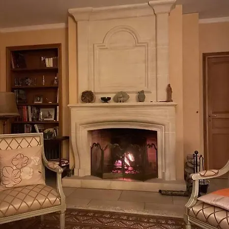 Magnificent House At The Doorstep Of Paris & Versailles וילה שוברוז