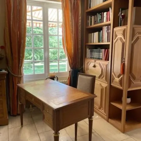 Magnificent House At The Doorstep Of Paris & Versailles